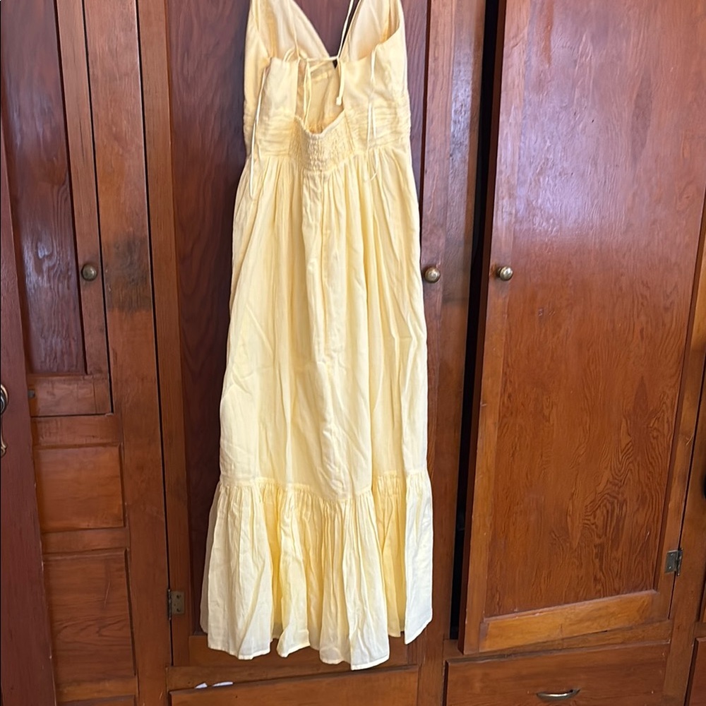 Abercrombie & Fitch Light Yellow Spaghetti-Strap Maxi Dress - Picture 2 of 4